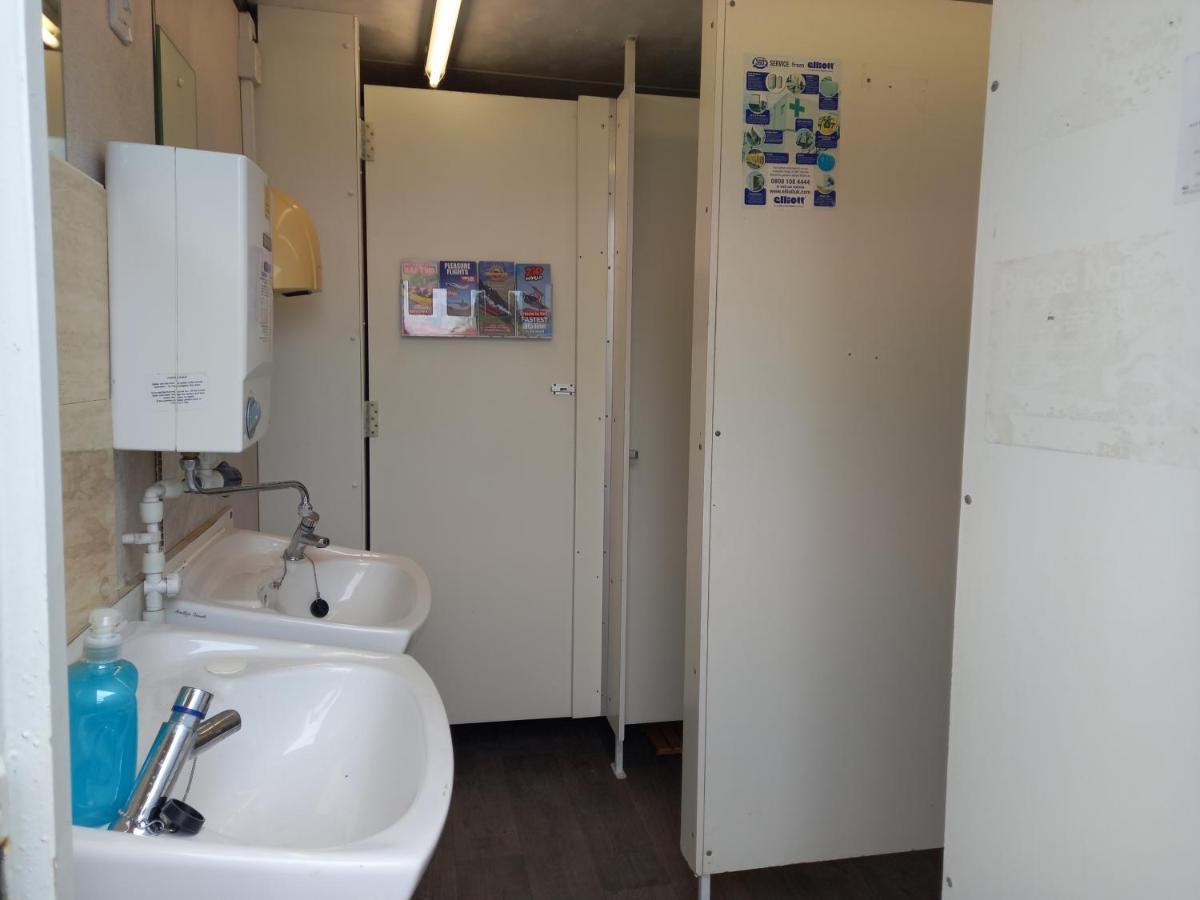 Pen Y Buarth Pod - Caravan Site Caernarfon Exterior photo